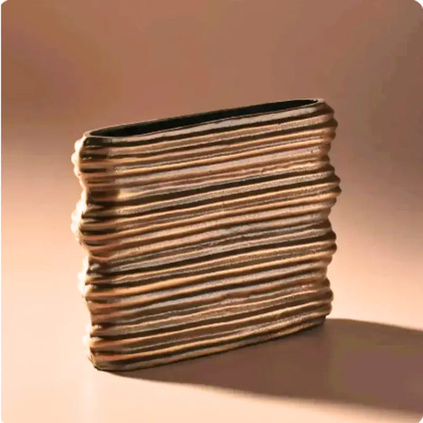 Alora Vase – Elegant vessel for fresh or dried blooms | House of Dudley