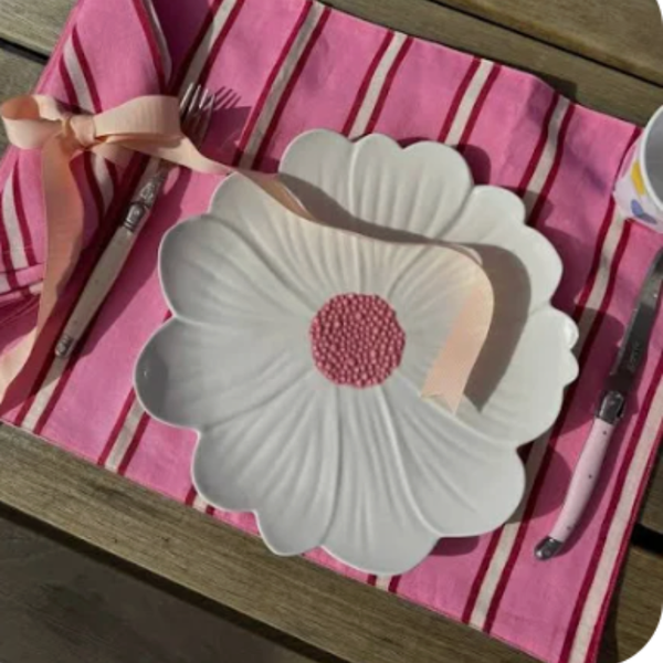 Flower Plate - Pink with Red Centre