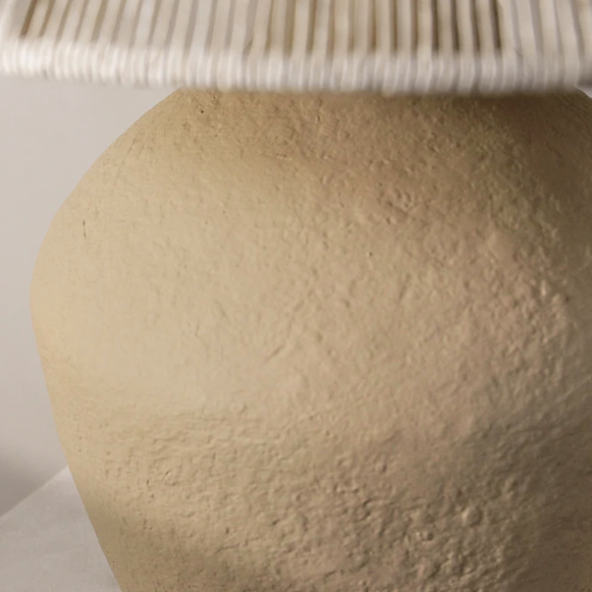 Ossu Table Lamp Sand - ceramic base texture
