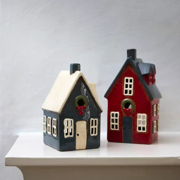 Tea Light Cottage with Wreath – Navy