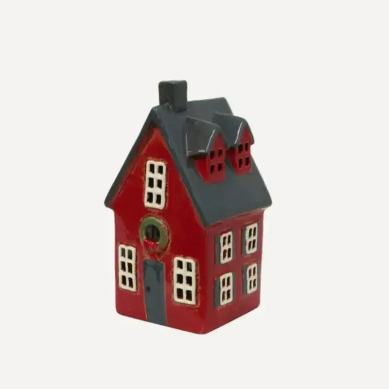 Tea Light Cottage with Wreath Red