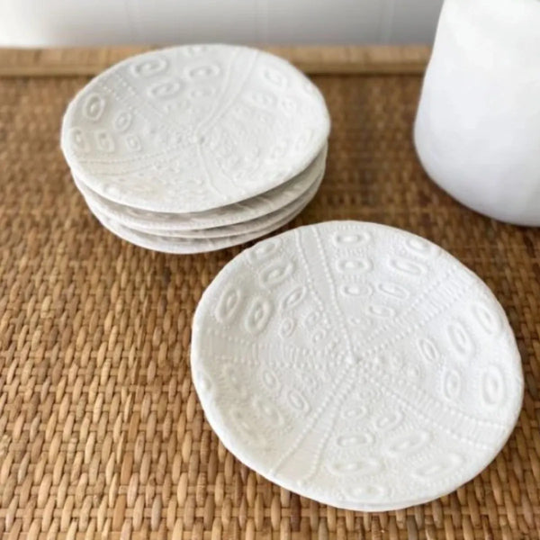 Sea urchin plate in matt white porcelain, 14cm